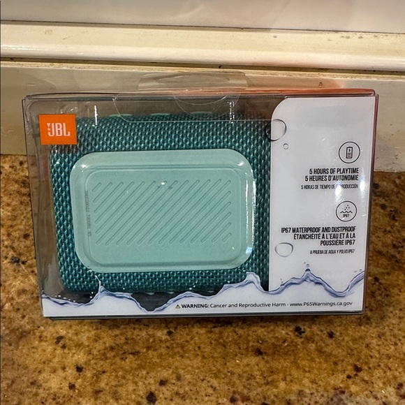 JBL GO 3 WATERPROOF BLUETOOTH PORTABLE GRAB AND GO SPEAKER IN TEAL - Picture 7 of 9